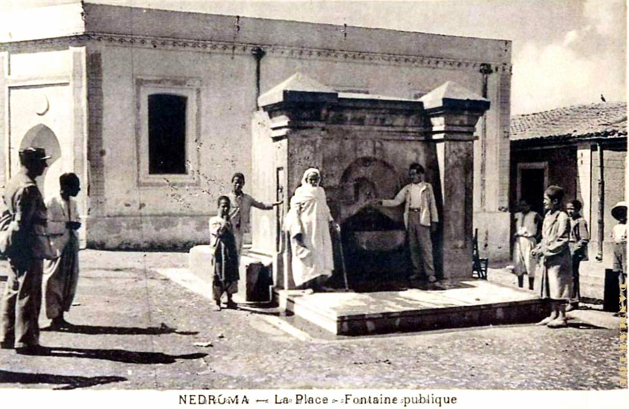 Nedroma - Place de la Fontaine publique.jpg